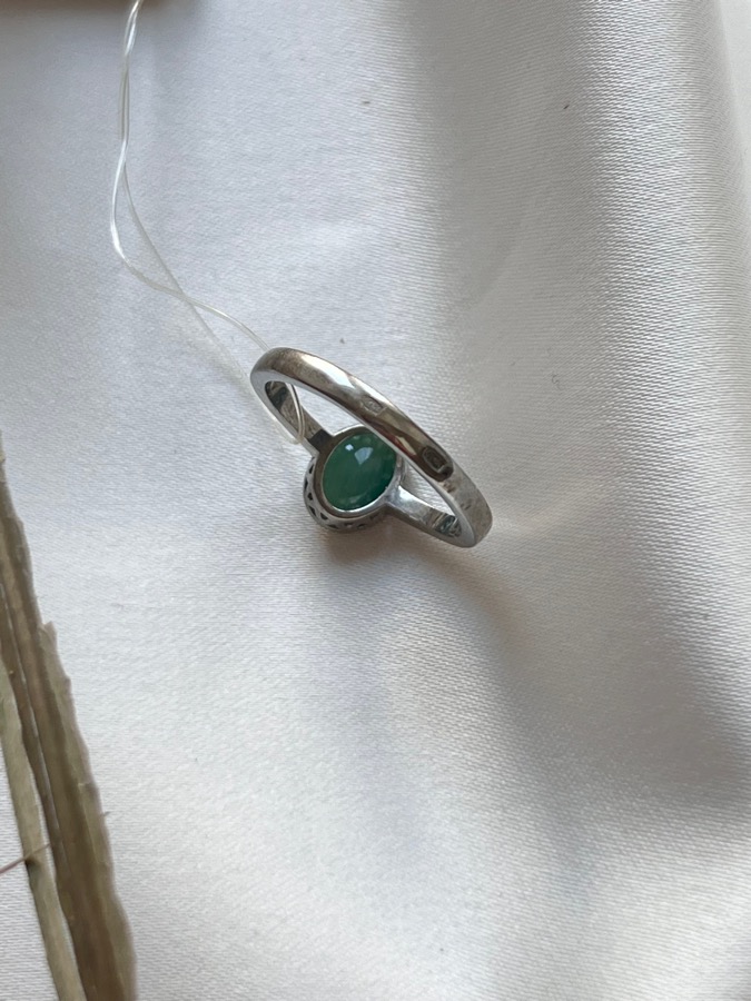 Кольцо из серебра с изумрудом (зелёный берилл) в огранке, 18 размер 558352, фото 4