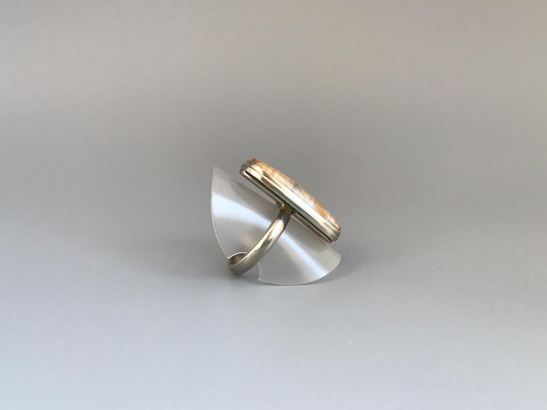 Купить Комплект с яшмой: серьги и кольцо 18 размер от магазина В Мире Самоцветов