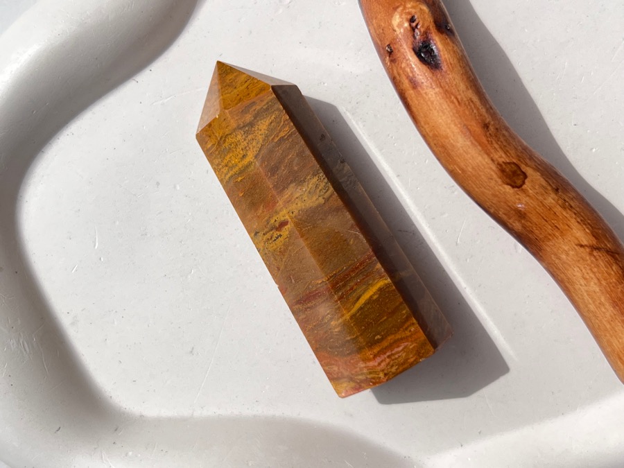 Столбик (обелиск) из мукаита (австралийская яшма), 2 х 2,7 х 7,2 см ST-0278, фото 1