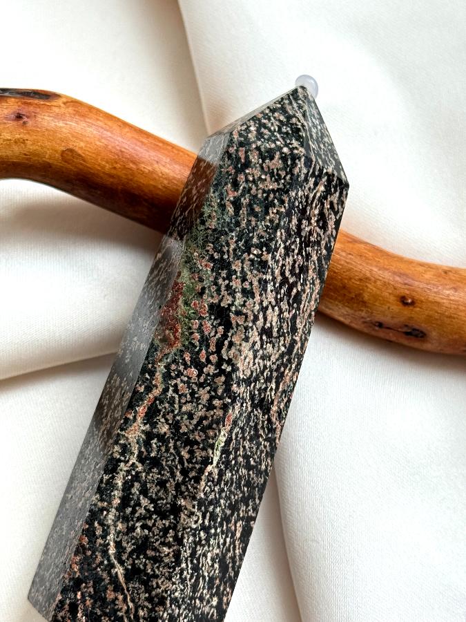 Столбик (обелиск) из черной яшмы, 9 х 3 см ST-0034, фото 3