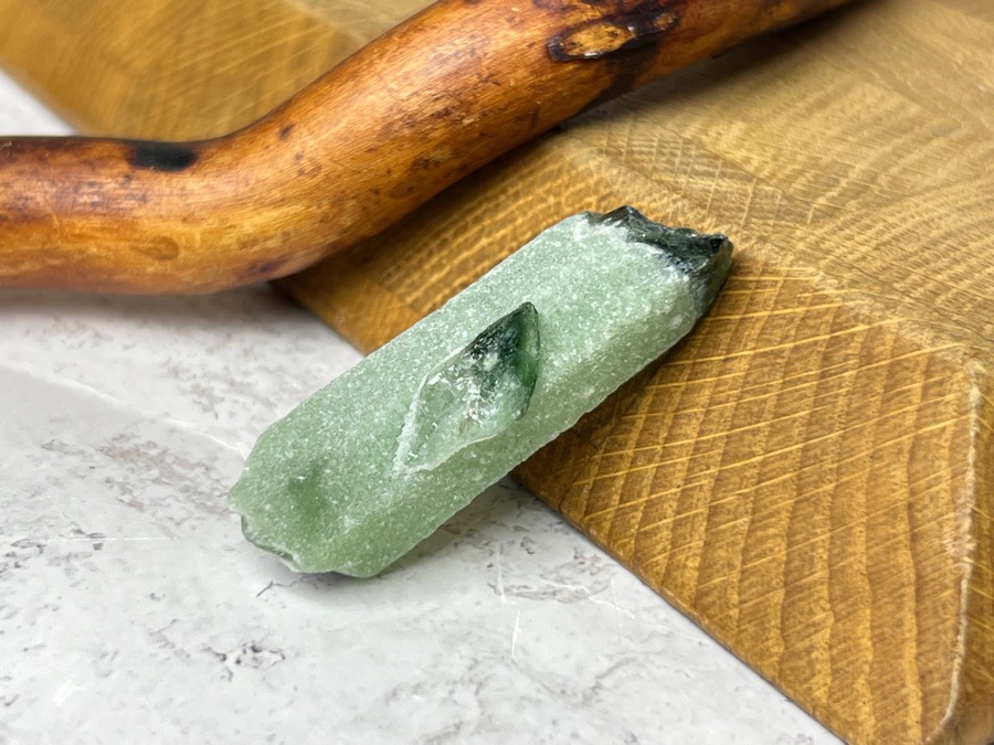 Кварц зелёный, кристалл 1,5 х 2 х 5 см KR-0033, фото 3