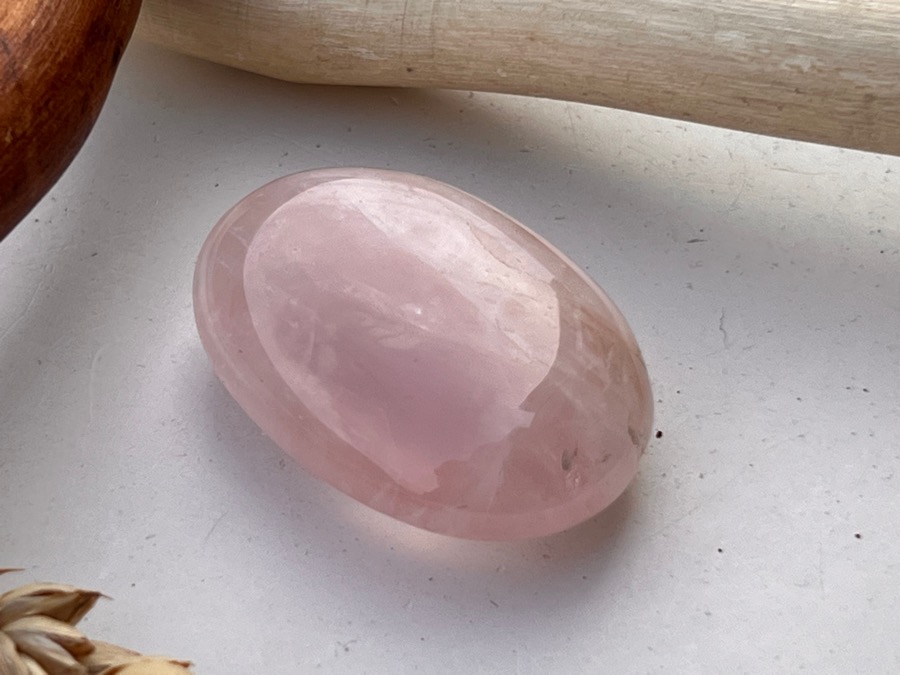 Розовый кварц, полировка 1,4 х 3 х 4,3 см POL-0357, фото 3