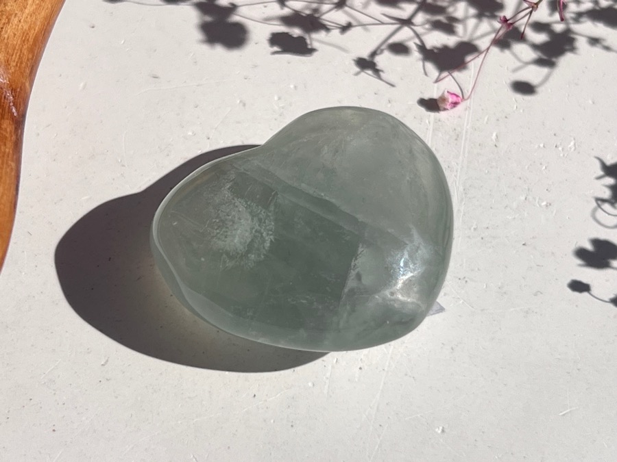 Сердце из флюорита, 1,9 х 3,4 х 4 см SR-0065, фото 3