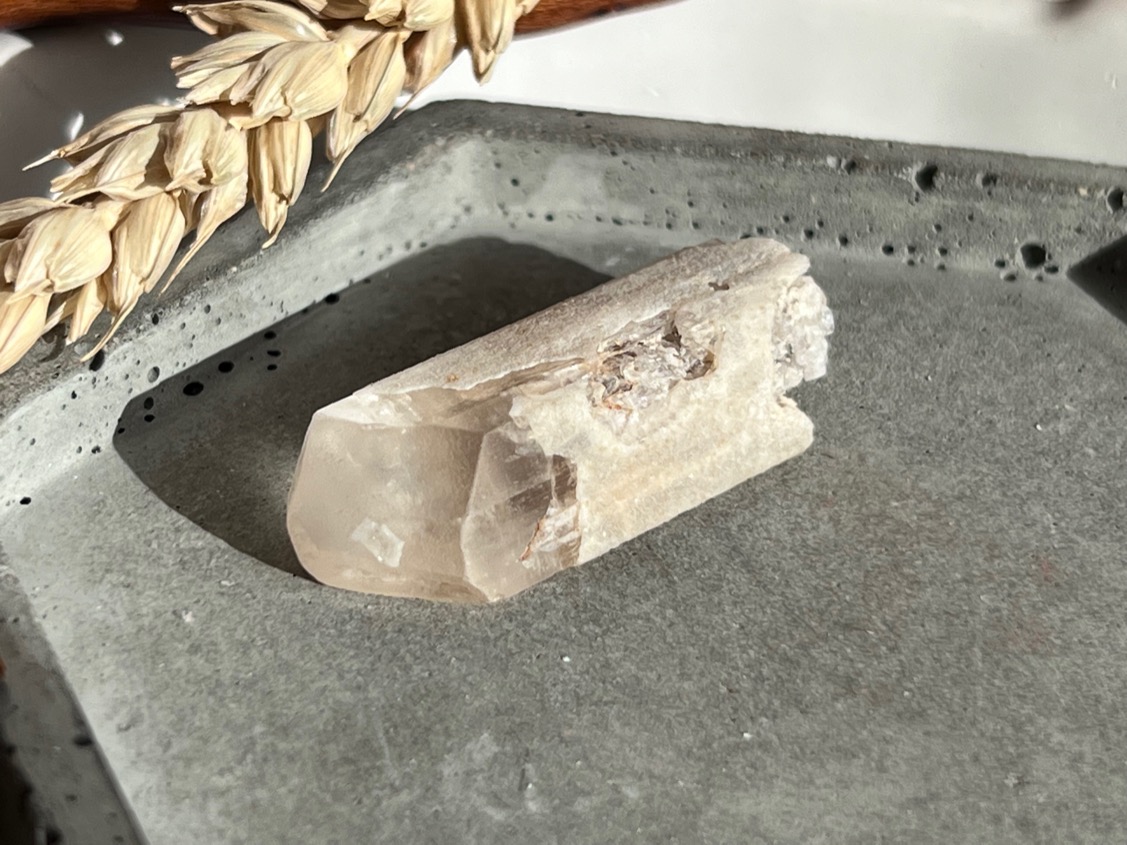 Данбурит, кристалл 4,3 х 1,4 х 1 см KR-0027, фото 3