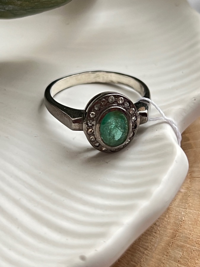 Кольцо из серебра с изумрудом (зелёный берилл) в огранке, 18,5 размер U-357, фото 1