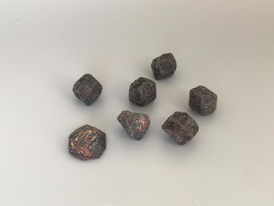 Гранат (альмандин), кристалл 2,4х1,8х2,0 см GAL-0167, фото 1