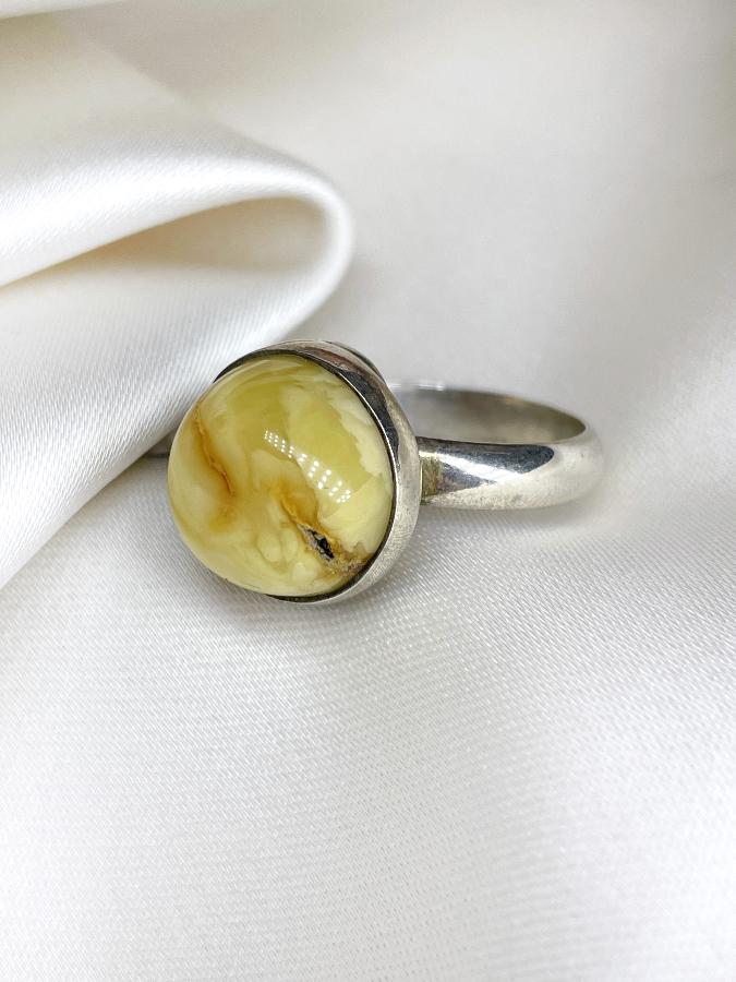 купить Кольцо из серебра с янтарем,17,5 размер  , фото 1