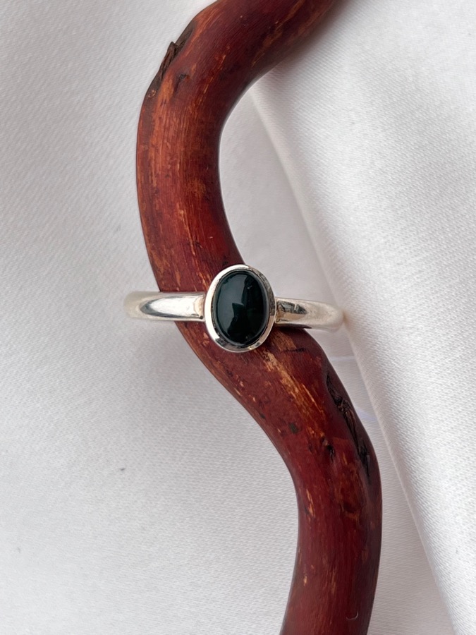Кольцо из серебра с благородным чёрным опалом в огранке, 19,25 размер U-1424, фото 1