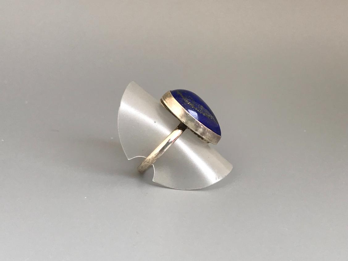 Купить Комплект с лазуритом: серьги и кольцо от магазина В Мире Самоцветов