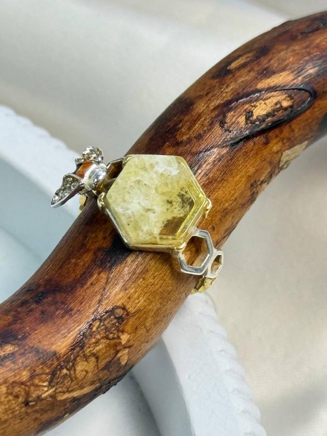купить Кольцо из серебра с белым янтарем  , фото 1