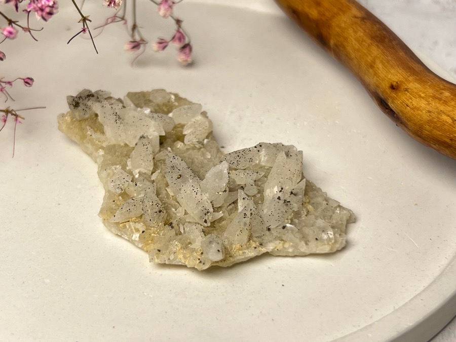 Кальцит с пиритом и доломитом, 1,8 х 5 х 7,1 см OBM-1189, фото 3