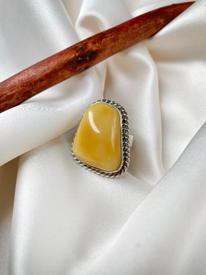 купить Кольцо из серебра с янтарем,17 размер , фото 2