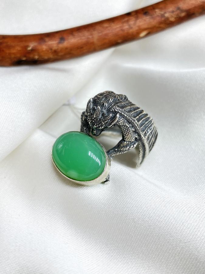 купить Кольцо из серебра с хризопразом в форме дракона, 18,5 размер  , фото 5