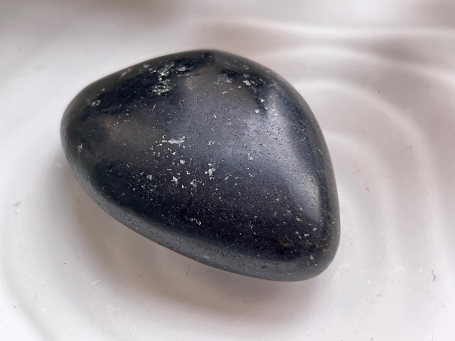 Шерл (чёрный турмалин), полировка 2,2 х 4 х 5,6 см POL-0445, фото 1