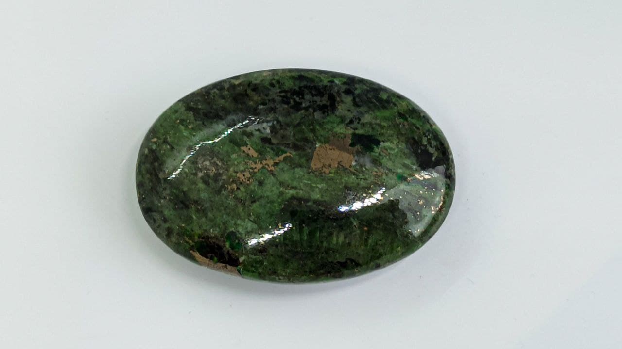 Камень антистресс  из хромдиопсида GAR-0013, фото 2