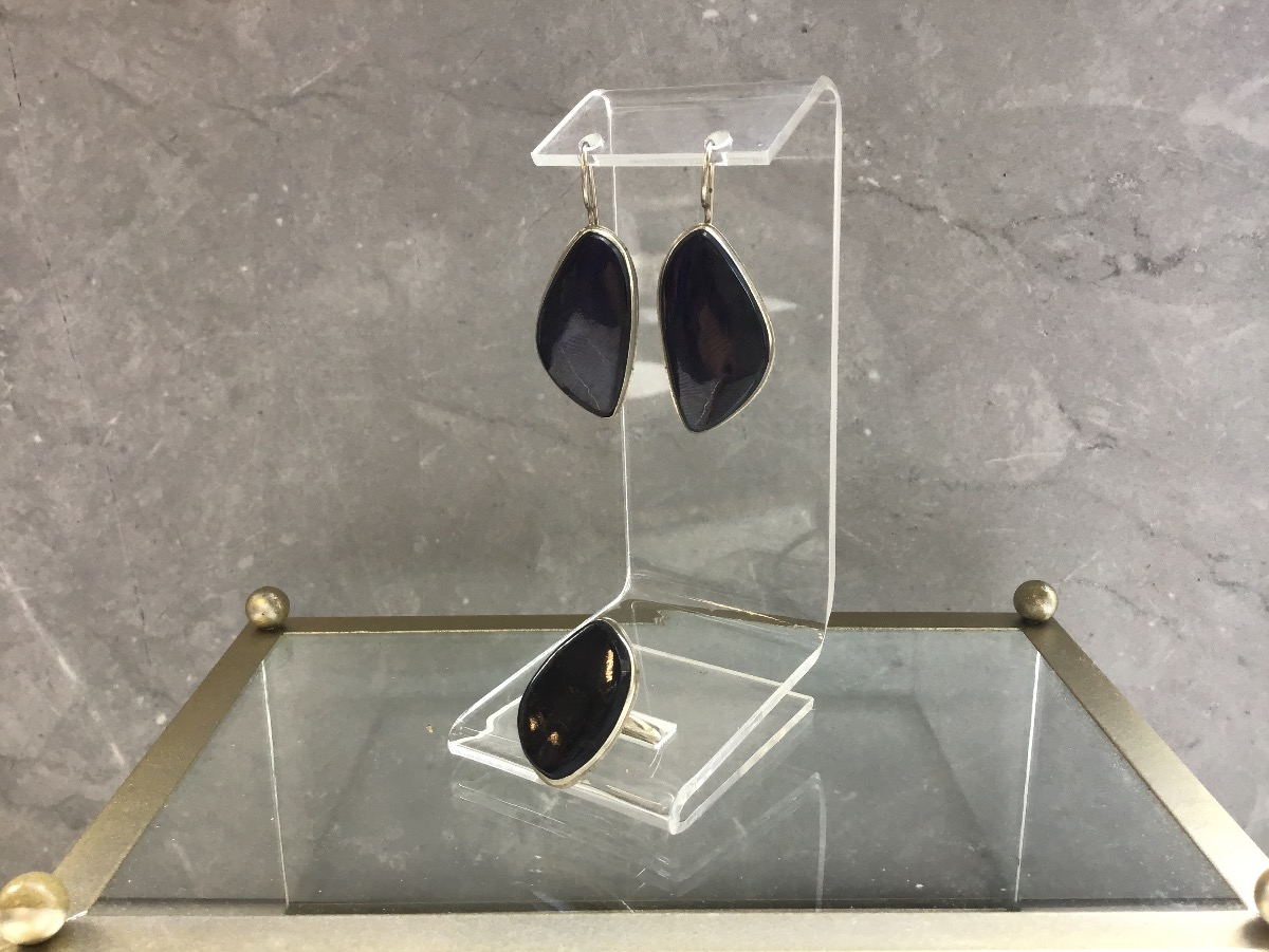 Купить Комплект с пурпуритом: серьги и кольцо  от магазина В Мире Самоцветов