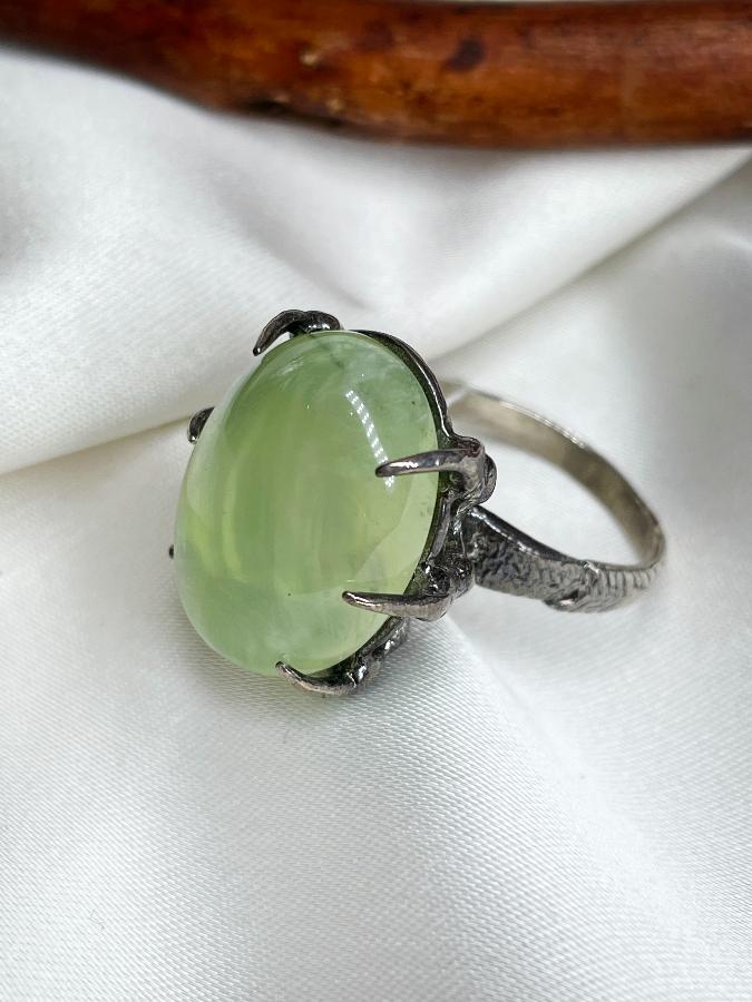 купить Кольцо из серебра с пренитом,19 размер , фото 2