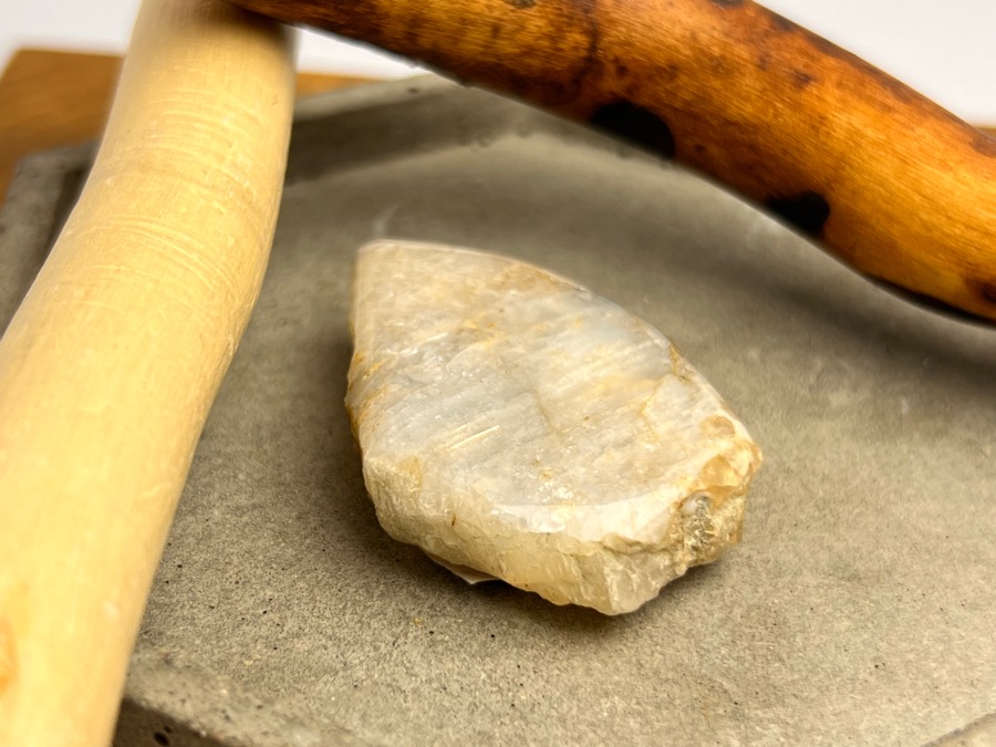 Лунный камень, полировка 1,1 х 3 х 4,4 см POL-0350, фото 3