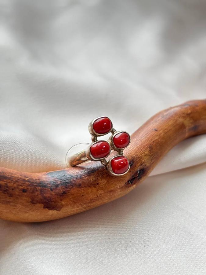 купить Кольцо из серебра с кораллом  , фото 1