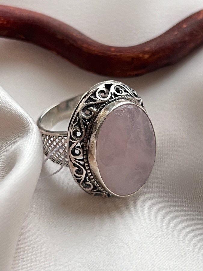 Кольцо из серебра с розовым кварцем, 17,75 размер U-562, фото 1