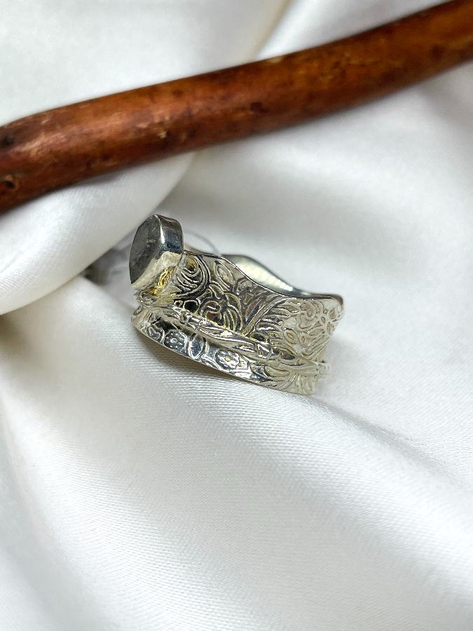 купить Кольцо из серебра с лабрадором,20 размер , фото 3