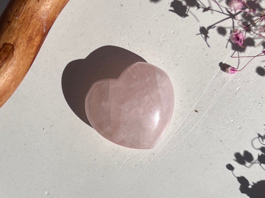 Сердце из розового кварца, 1,5 х 2,9 х 3,1 см SR-0060, фото 1