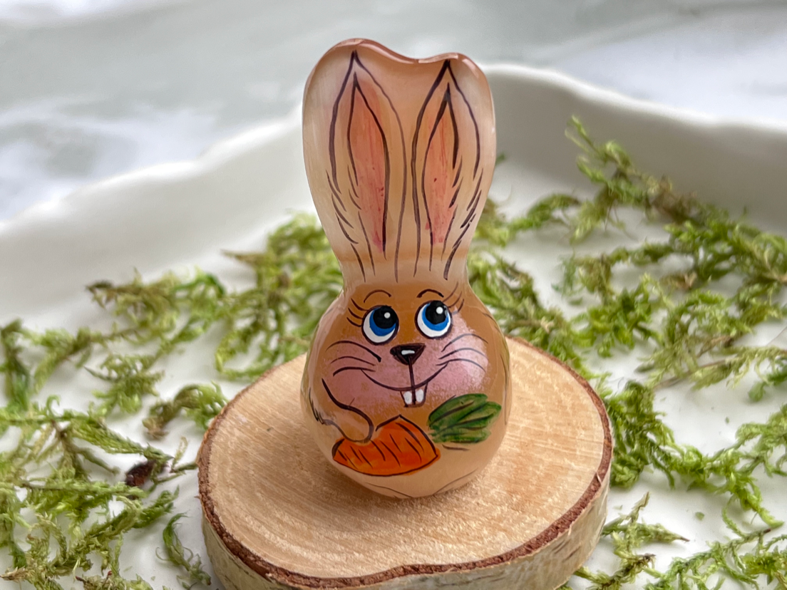 Заяц с морковкой из селенита  FG-0328, фото 1