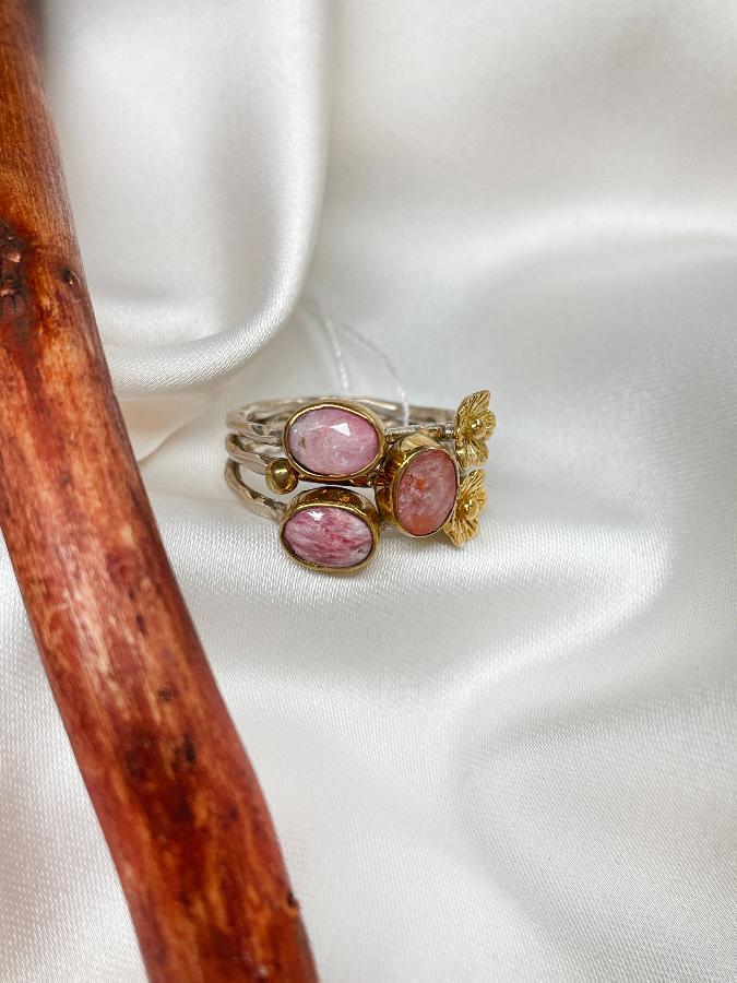 купить Кольцо из серебра с корунд-рубином,18 размер  , фото 2