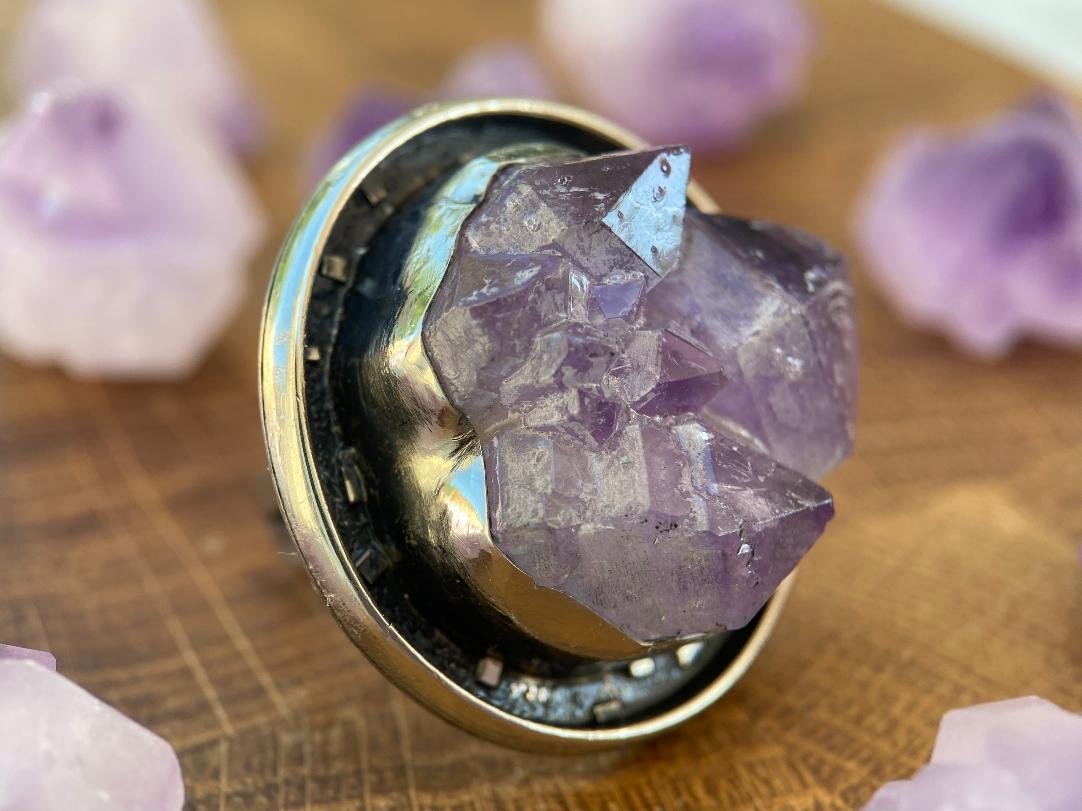 Купить Кольцо с кристаллом аметиста 18 размер от магазина В Мире Самоцветов