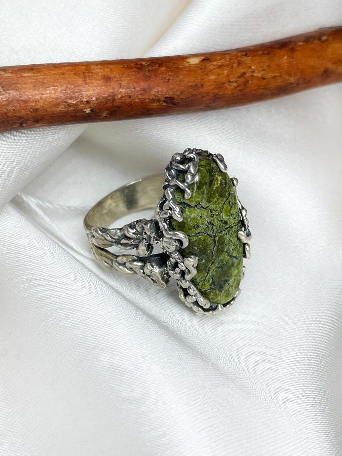 купить Кольцо из серебра с змеевиком,18 размер , фото 4