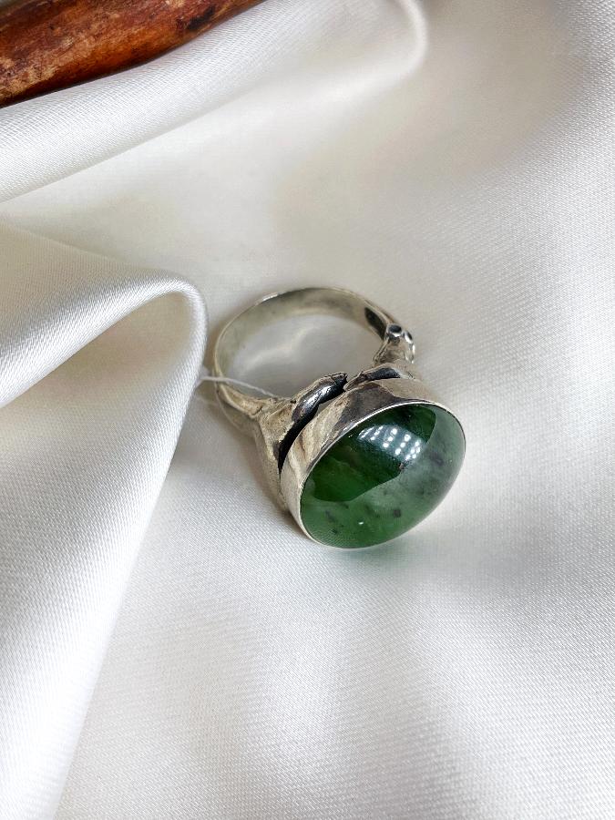 купить Кольцо из серебра с нефрит, 17,5 размер , фото 5