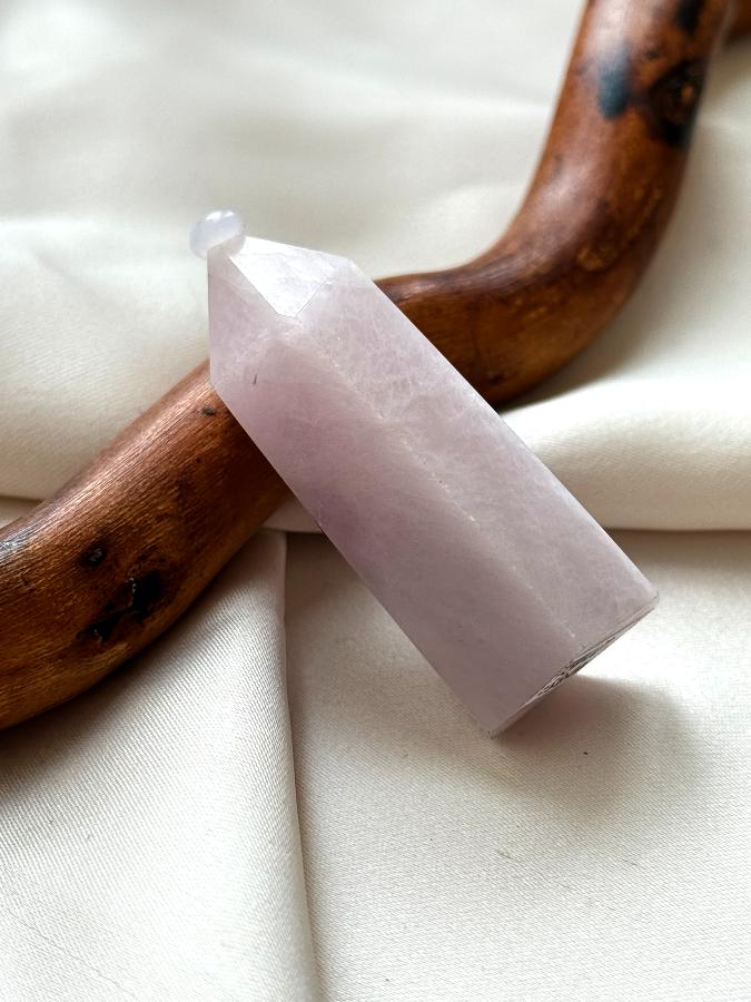 Столбик (обелиск) из кунцита 5 х 2 см U-0045, фото 3