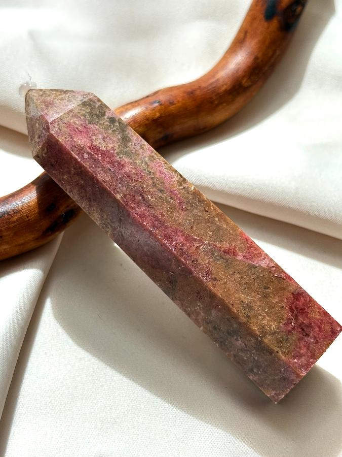 Столбик (обелиск) из родонита, 10 х 2,5 см ST-0050, фото 1