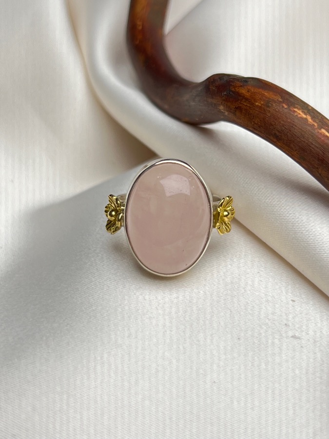Кольцо из серебра с цветочками с розовым кварцем, 17 размер U-1392, фото 1