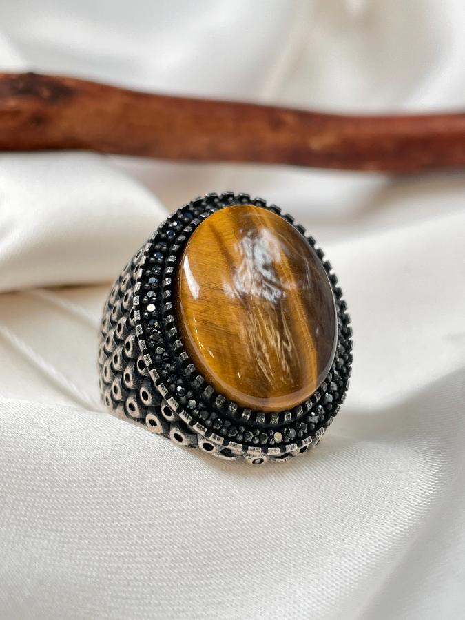 купить Кольцо из серебра с тигровым глазом, 18,7 размер , фото 1