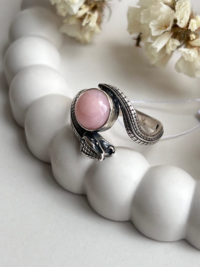 Кольцо в форме змеи из серебра с розовым опалом, 21 размер U-1294, фото 1