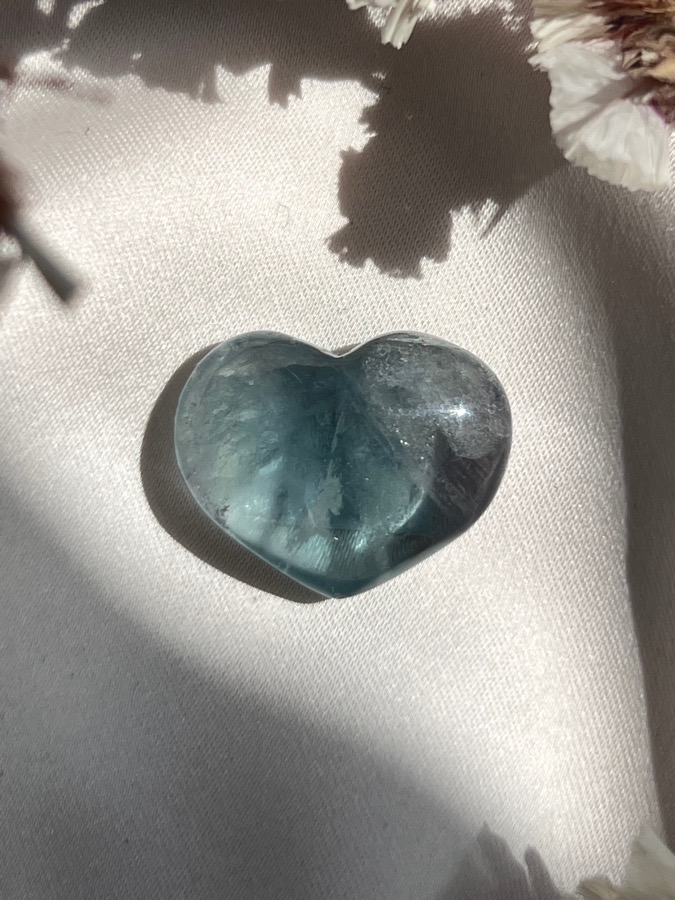 Сердце из флюорита, 1 х 2 х 2,5 см SR-0088, фото 1