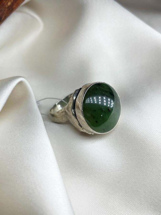 купить Кольцо из серебра с нефрит, 17,5 размер , фото 3