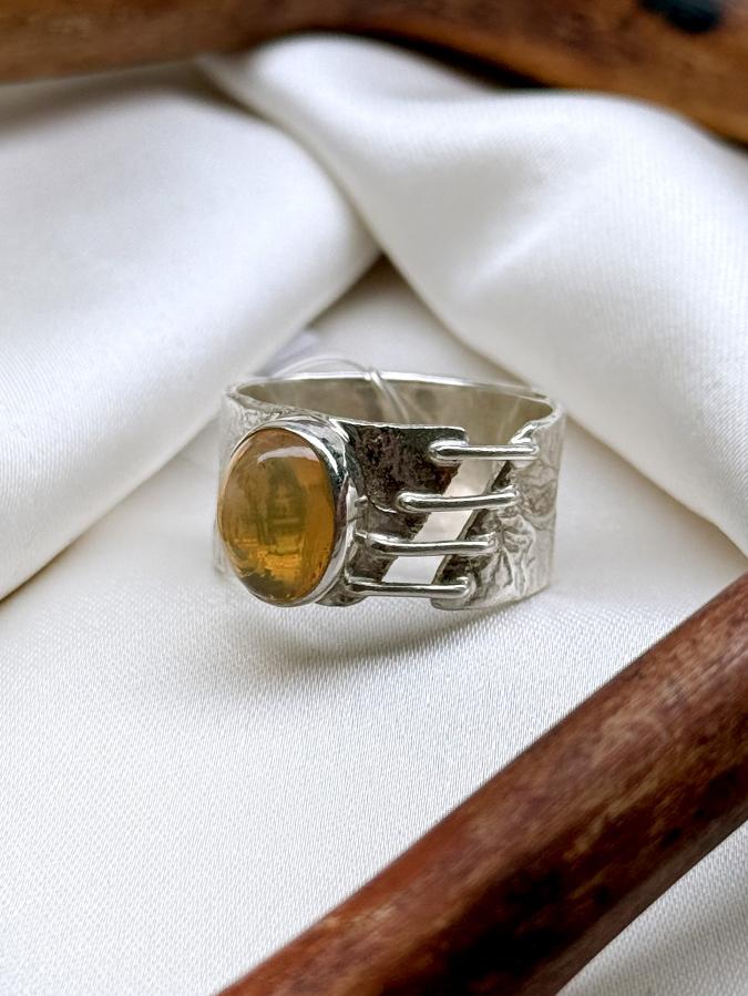 купить Кольцо из серебра с опалом, 18 размер  , фото 1