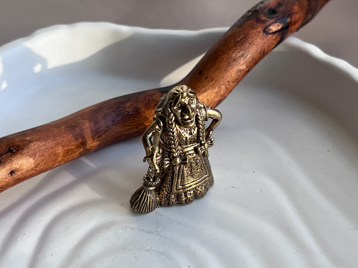Колокольчик в виде бабы Яги из бронзы  FGB-0108, фото 2