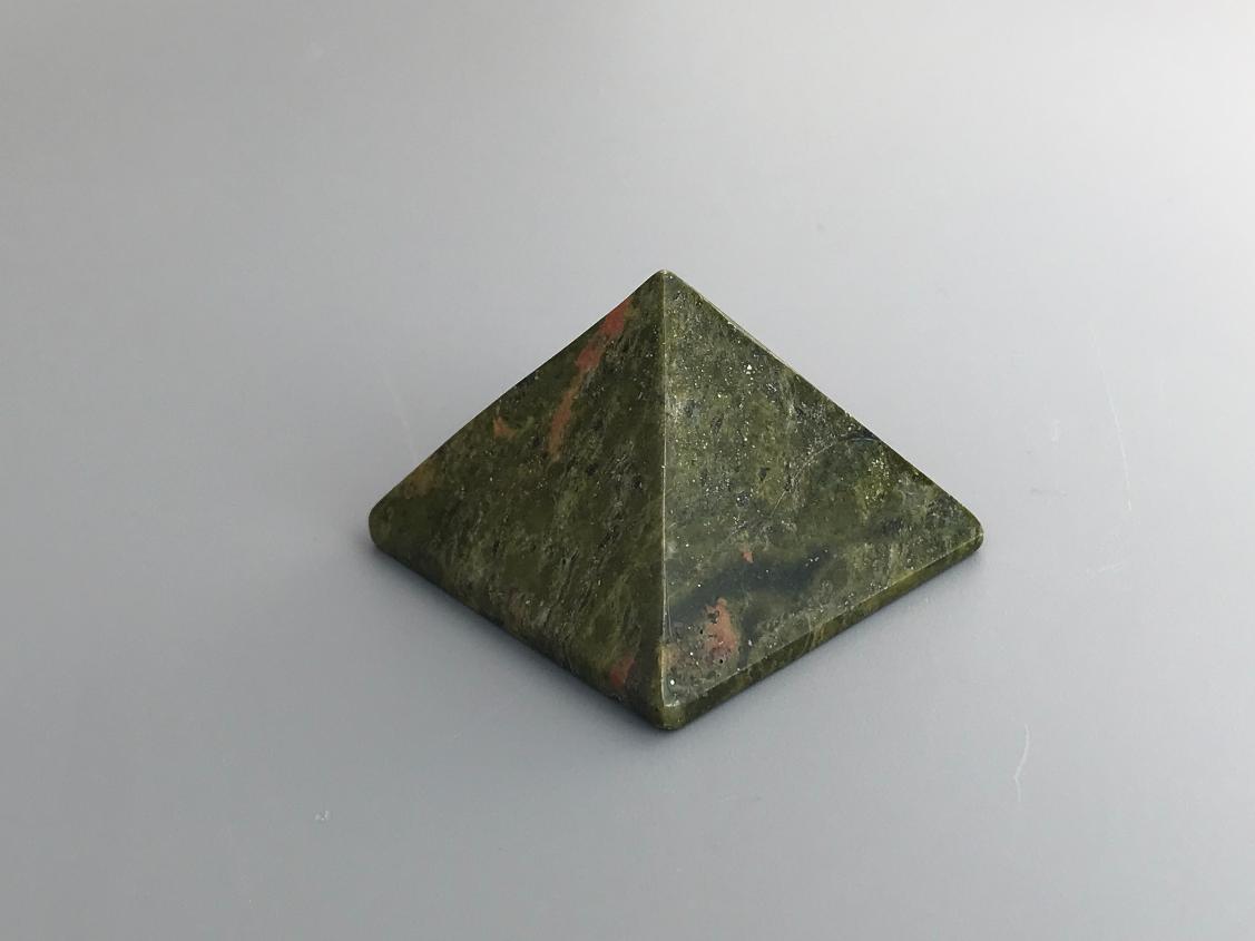 Пирамида из унакита 2,7х3,9х3,9 см PR-0030, фото 2