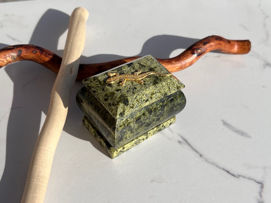 Шкатулка из змеевика с ящеркой на крышке 5,5 х 5,6 х 7,5 см SCH-0021, фото 2