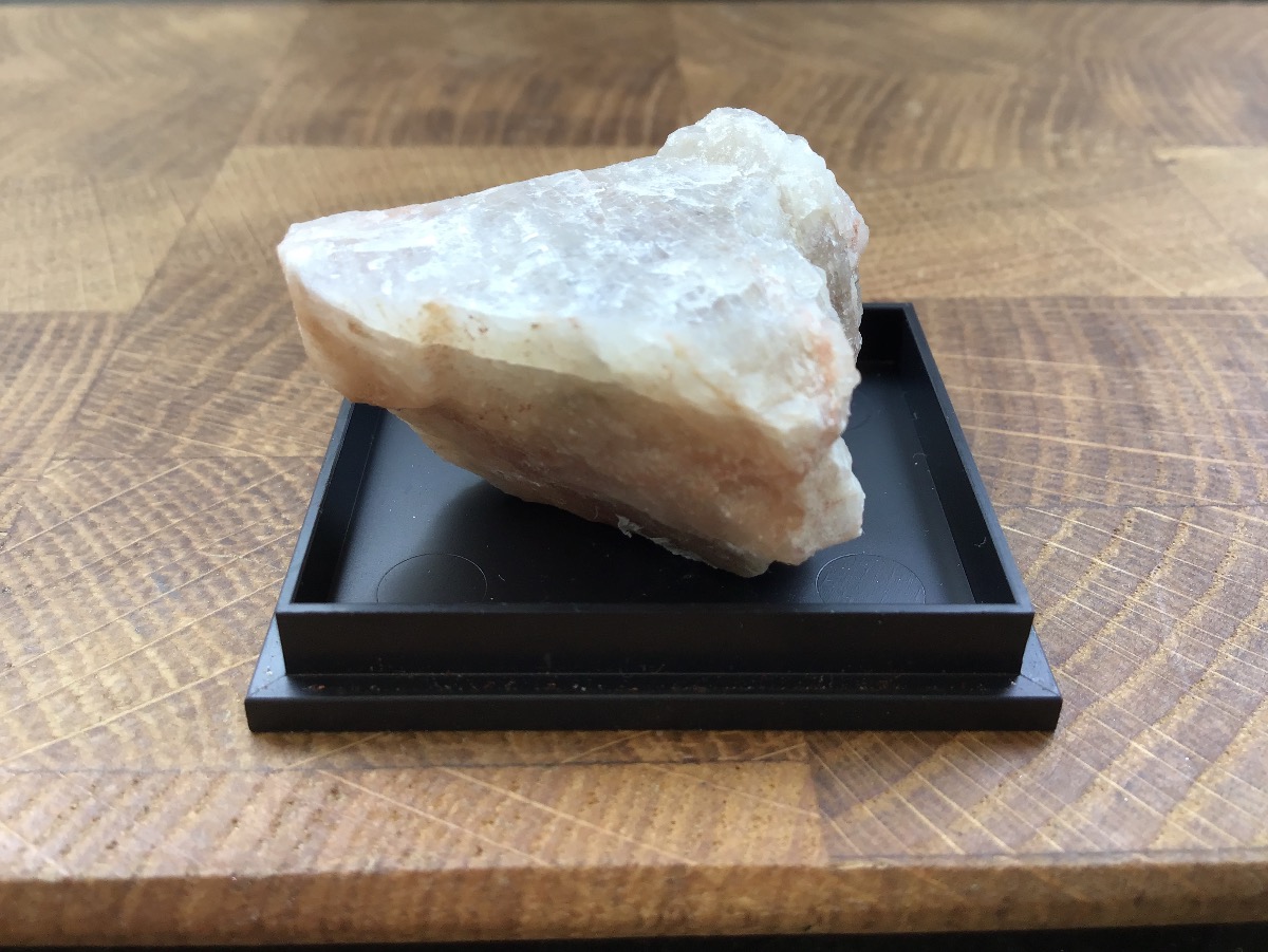 Беломорит (лунный камень) в пластиковом боксе  OBM-0151, фото 2