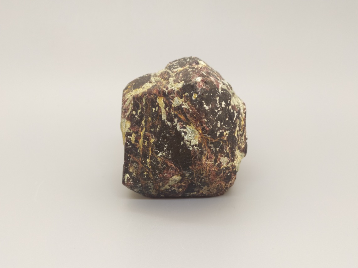 Альмандин (гранат), кристалл 5,6х5,3х6,4 см 2020104, фото 4