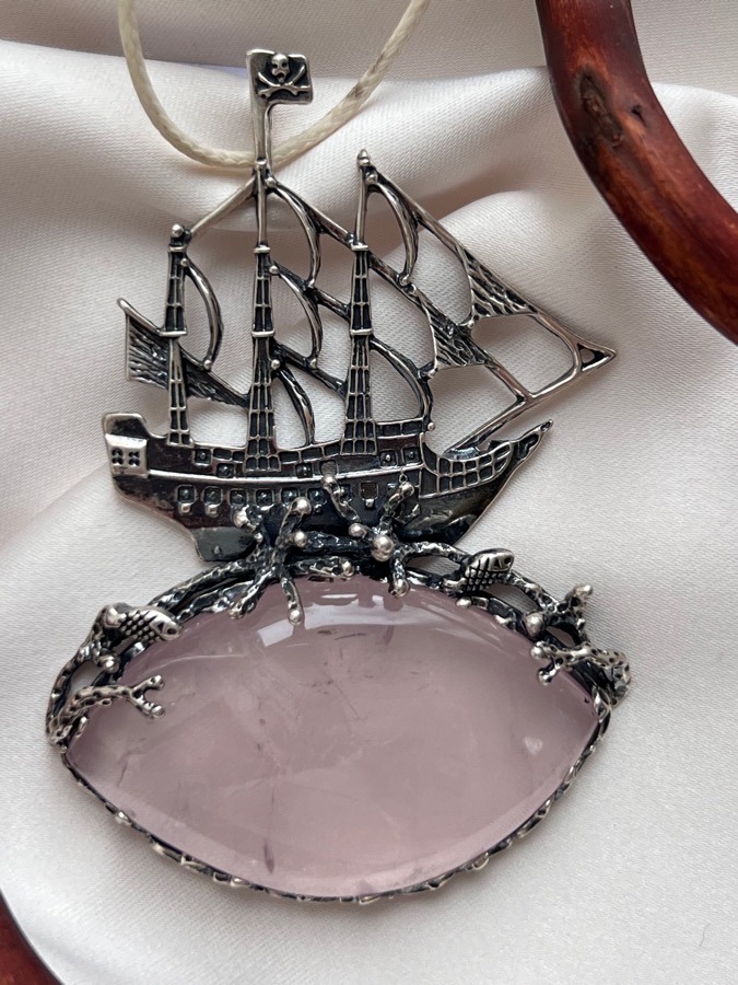 Кулон из серебра в форме корабля с розовым кварцем U-482, фото 1