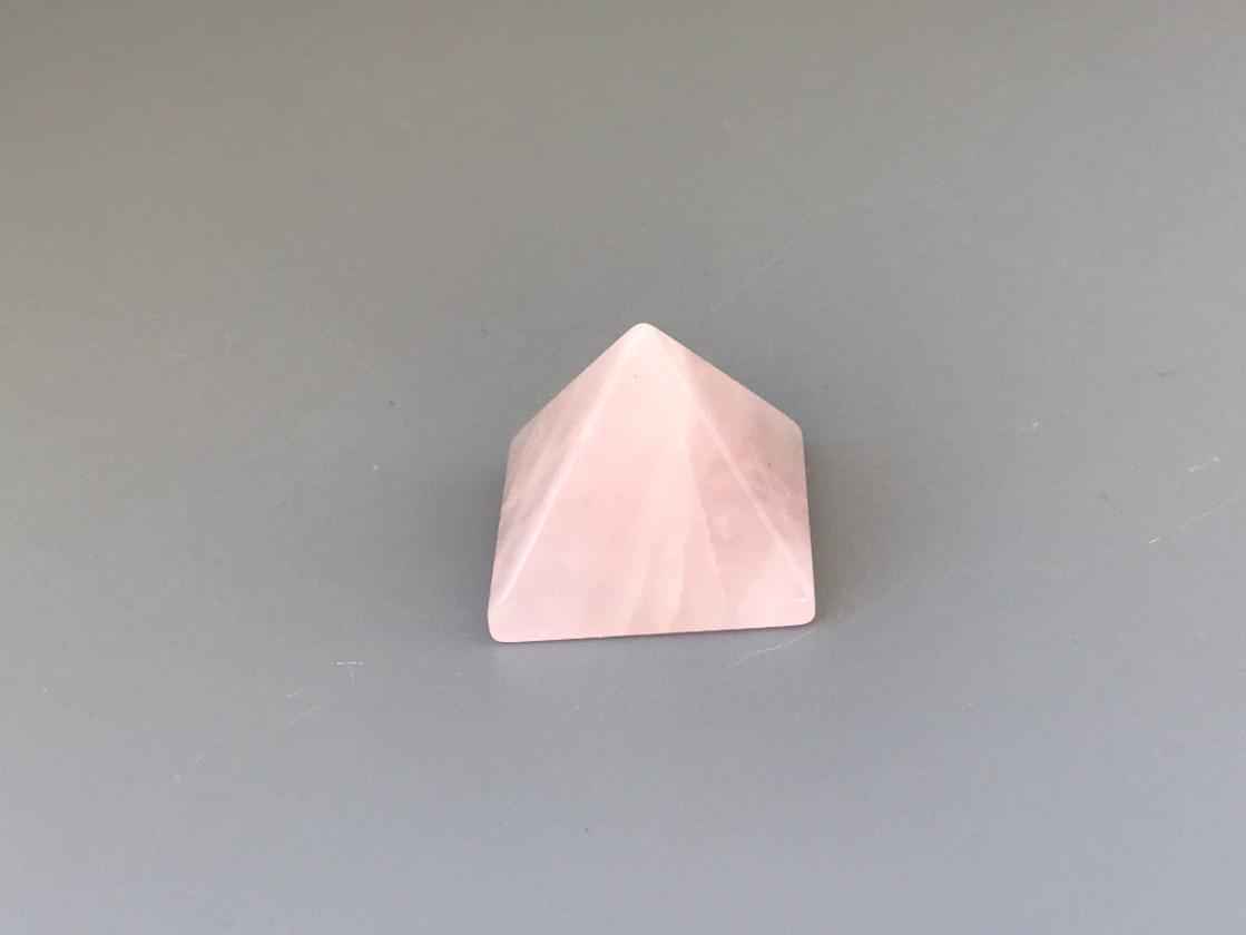 Пирамида из розового кварца 2,5х3,0х3,0 см PR-0019, фото 1