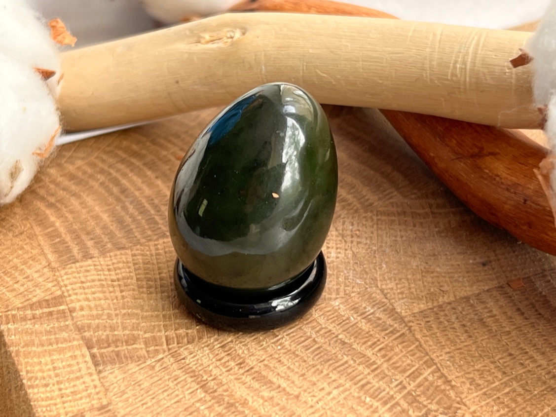 Яйцо из нефрита 2,4 х 3,4 см JA-0075, фото 1