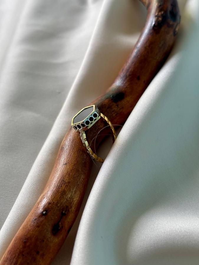 купить Кольцо из серебра с красным янтарем  , фото 2