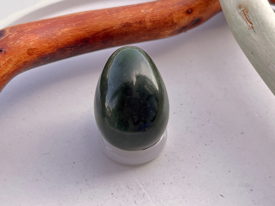 Яйцо из нефрита, 2,4 х 3,4 см JA-0082, фото 1