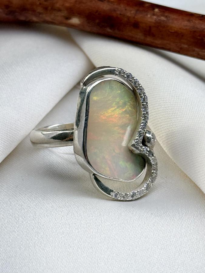 Кольцо из серебра с благородным опалом, 16 размер  U-3880, фото 1
